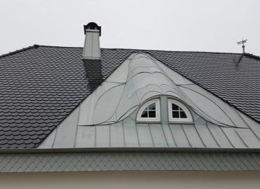 Dacheindeckungen mit Biberziegel schwarz glasiert Fa. Creaton 